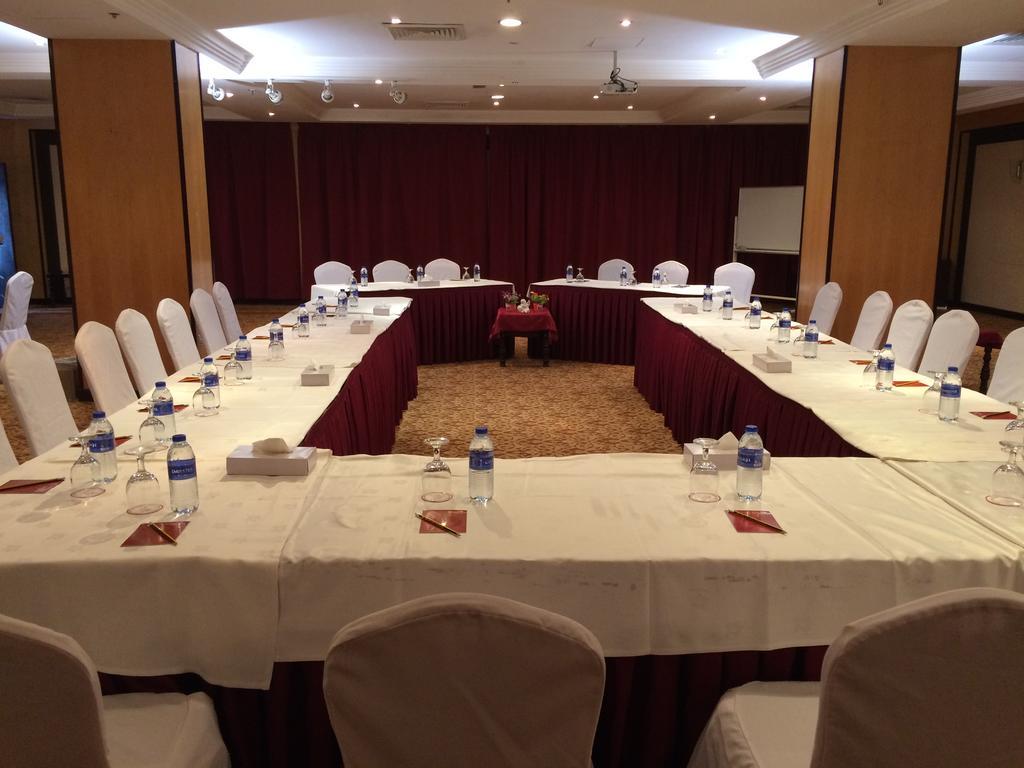 London Suites Hotel Dubaj Kültér fotó