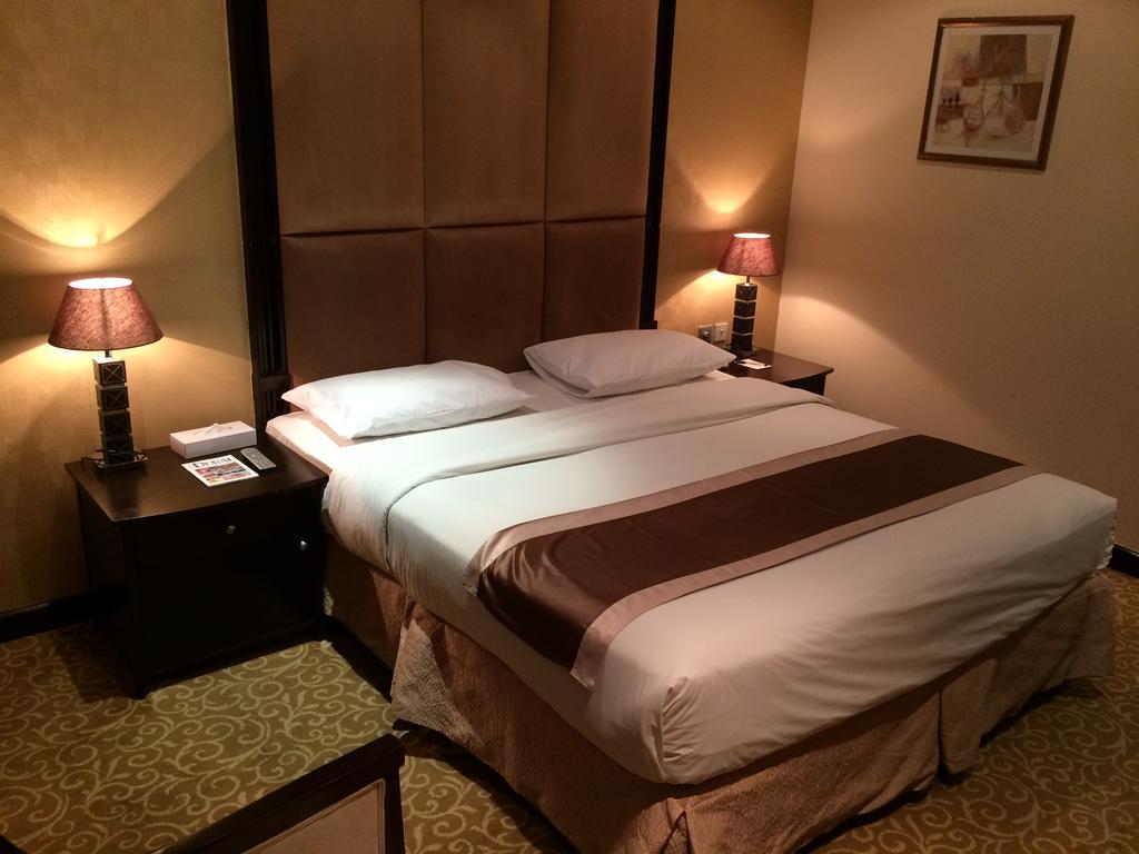 London Suites Hotel Dubaj Kültér fotó